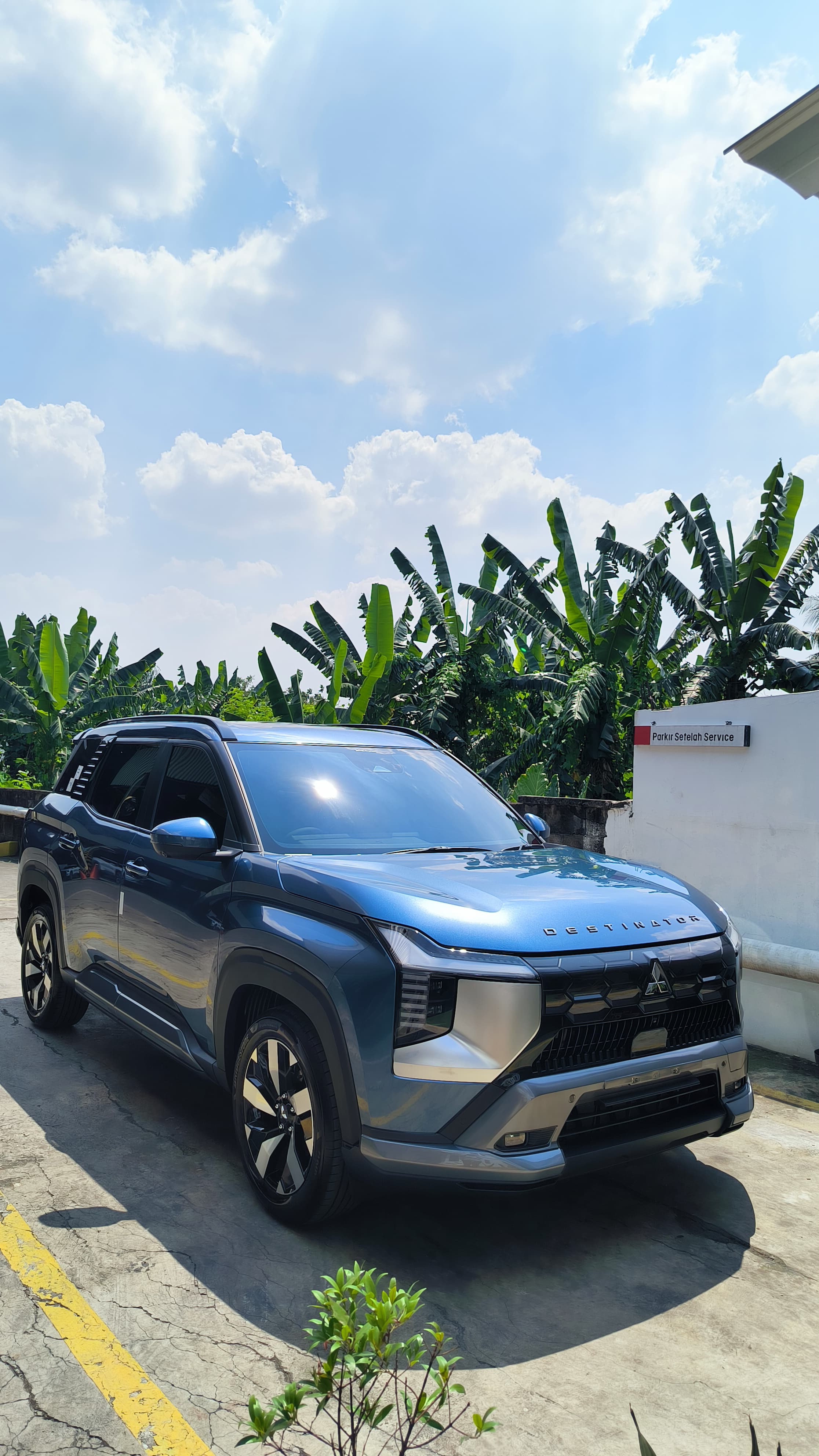 Mitsubishi Destinator 